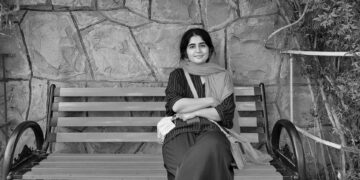 “Seni komünist fahişe seni! Kimlerle yattın anlat”