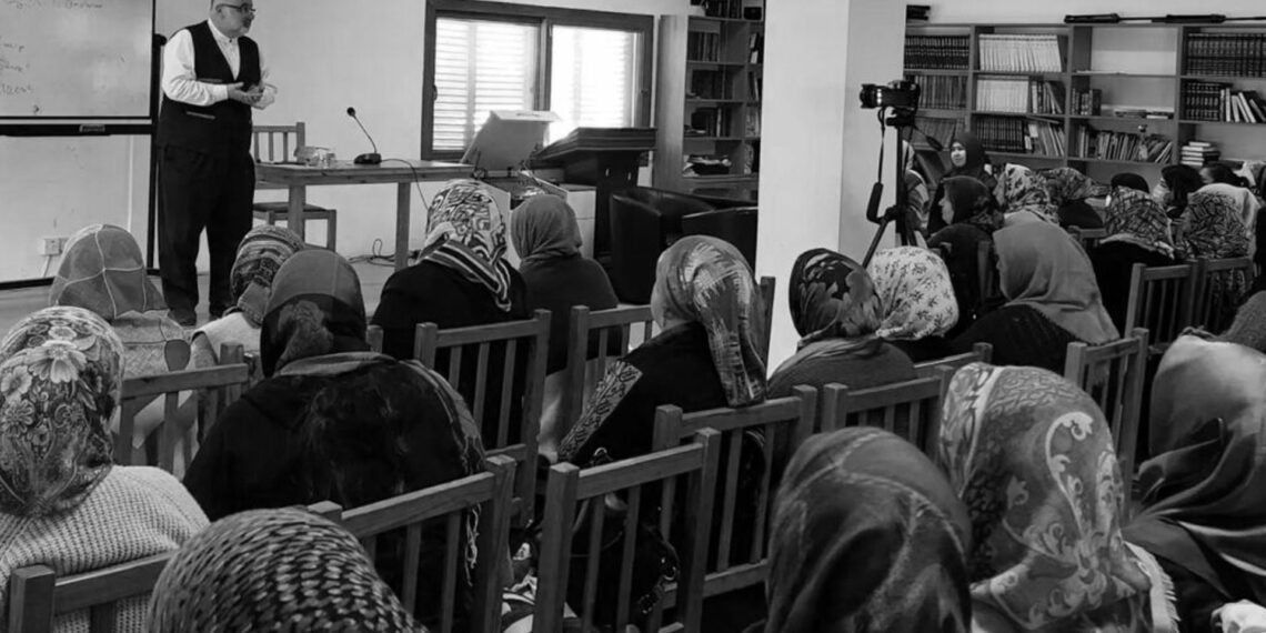 “Bir kadın kocasının yatak davetine icabet etmek zorundadır”