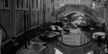 Venedik’te Gondollar Karaya Oturdu