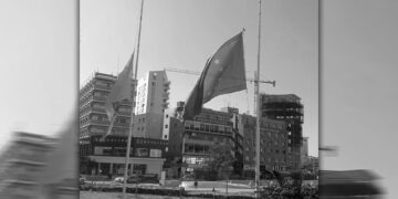 Lefkoşa Belediyesi de bayrakları yarıya indirdi