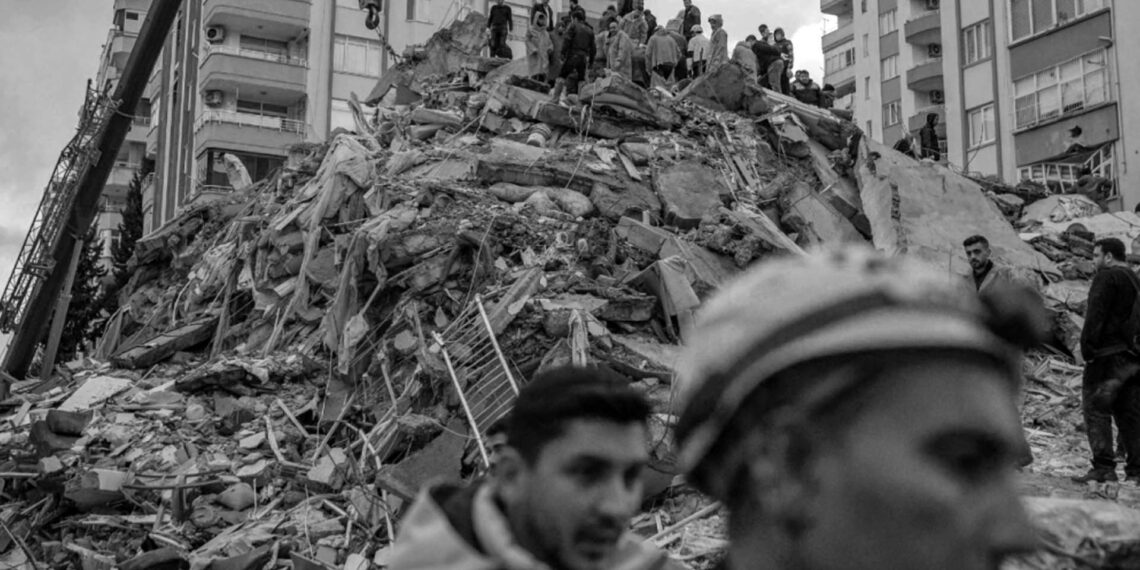 Gerçeğin Siyaseti | Melike Özbay | Vesaire