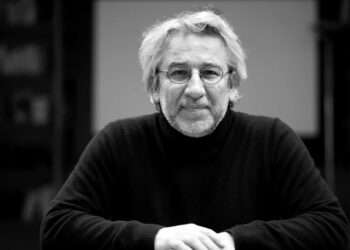 Depremle geldi, depremle gidiyor