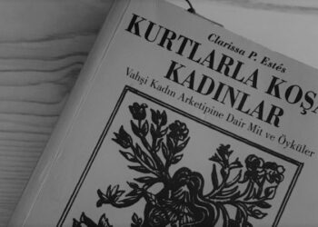 Kurtlarla koşan kadınlar