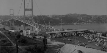 Yüzüncü yılında Cumhuriyet tekrardan mı batıyor?