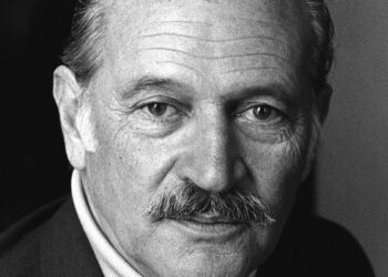 Dilsiz ve Çıplak 🥀 Oktay Rifat