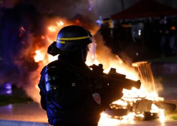 Fransa’da polis şiddeti | Video Haber