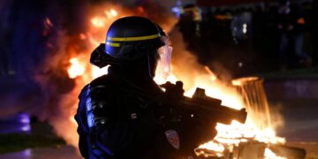 Fransa’da polis şiddeti | Video Haber