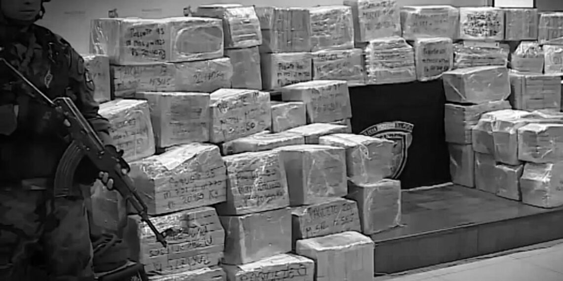 Varış noktası Türkiye olan 2,3 ton kokain yakalandı