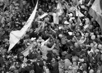 Lübnan’da ekonomik kriz: Eylemciler polisle çatıştı