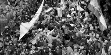 Lübnan’da ekonomik kriz: Eylemciler polisle çatıştı