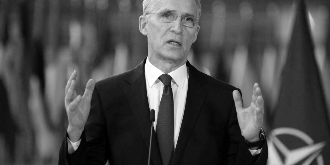 İsveç ve Finlandiya NATO üyeliğine bir adım daha yaklaştı