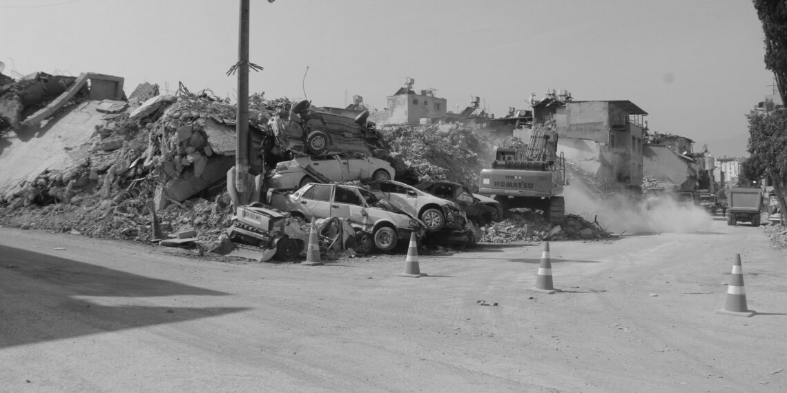 Zincir… | Sedat Yılmaz