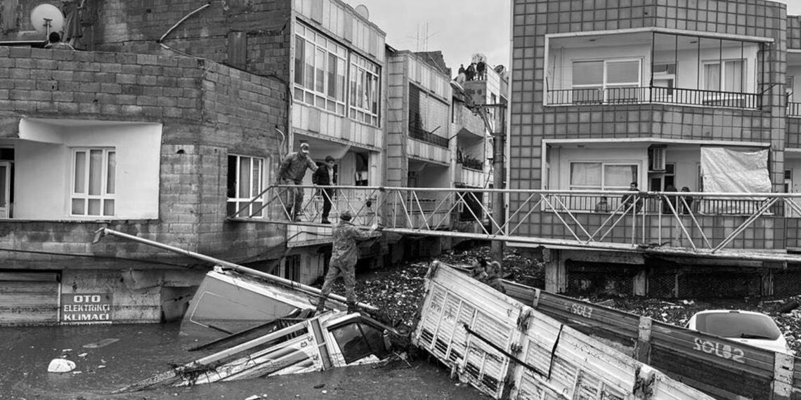 Deprem bölgesinde sel | Ölü sayısı 11’e yükseldi