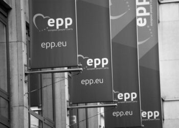 Almanya ve Belçika polisi Avrupa Halk Partisi-EPP bürolarını bastı