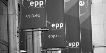 Almanya ve Belçika polisi Avrupa Halk Partisi-EPP bürolarını bastı