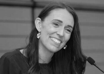 Ardern siyasete veda etti: İklim değişikliğine odaklanacağım
