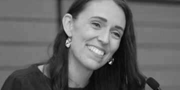 Ardern siyasete veda etti: İklim değişikliğine odaklanacağım