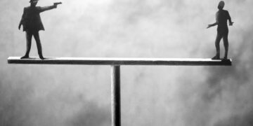 Muhakeme yetimizi kaybediyoruz | Thanasis Photiou | Phileleftheros [GR-TR]