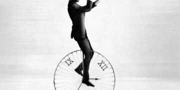 Hangi geçmişin net mesajları? | Pambos Charalambous | Alithia [GR-TR]