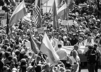 Polonya’da milliyetçilik ve otoriterlik karşıtı kitlesel protesto