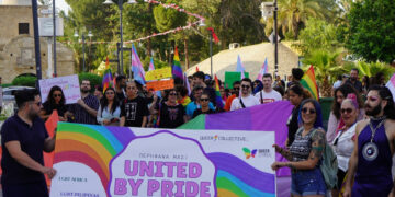 Kıbrıs “Toplumlararası Onur Yürüyüşü” ile birleşti!