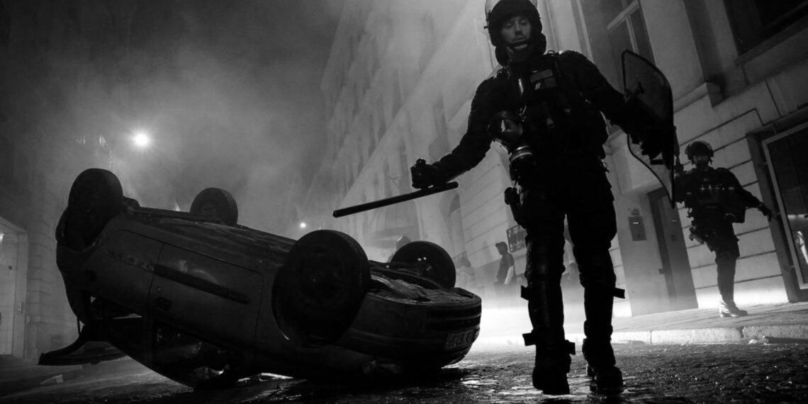 Macron’dan Fransa’daki isyana karşı hükümete çağrı: Düzeni sağlamak için her şeyi yapın