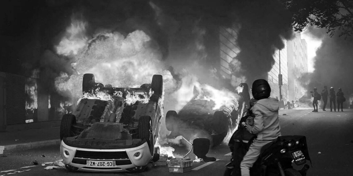 Fransa’da olaylar büyüyor: Marsilya yanıyor