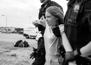Thunberg, petrol protestosu sırasında polise itaatsizlikten hakim karşısına çıkacak