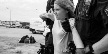 Thunberg, petrol protestosu sırasında polise itaatsizlikten hakim karşısına çıkacak