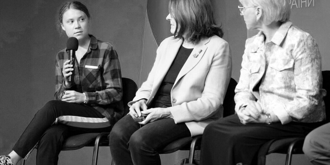 Thunberg: Rusya’nın Ukrayna’daki çevre kırımına dünya yeterince tepki göstermiyor