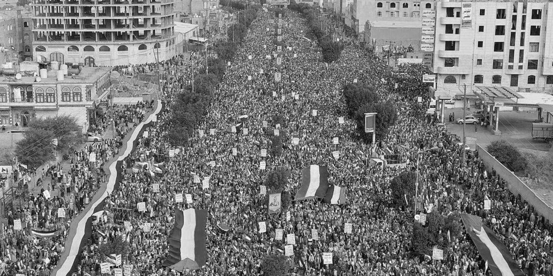 Gazze’deki hastane katliamına öfke dinmiyor