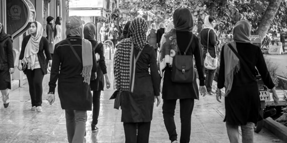 İran’da 16 yaşındaki kız çocuğu komaya girdi: Ahlak polisi saldırdı iddiası