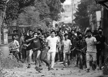 Bangladeş’te tekstil işçileri bir haftadır sokakta