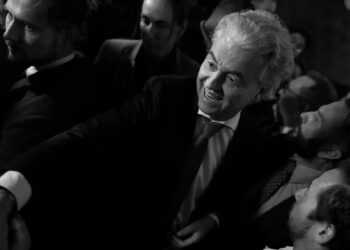 İklim inkarcısı, İslam ve göçmen karşıtı Geert Wilders, Hollanda seçimlerinde zafer kazandı
