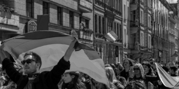 Letonya’da LGBTİ+’lar için partnerlik sözleşmesi yasalaştı