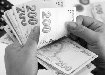 Asgari ücreti artırmak veya hayatı ucuzlatmak | Münür Rahvancıoğlu