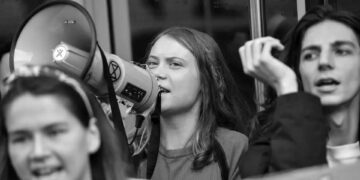 Greta Thunberg COP28’i eleştirdi: Etkisiz, yetersiz, başka bir ihanet