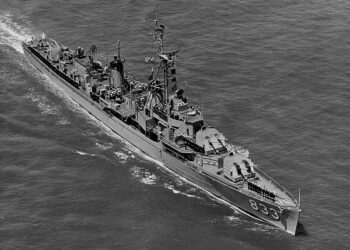USS Bataan ve USS Carter Hall Kıbrıs’a geçiş yaptı