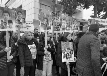 “Ölenler hiçbir zaman rakam değil, bizi mezara sokan herkesten şikayetçiyim”