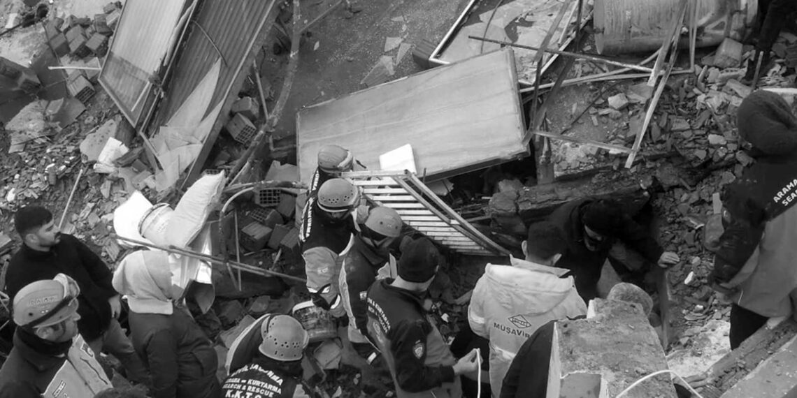 “İsias bir kum yığınıydı, ellerimizdeki taş kum yığınına dönüyordu”