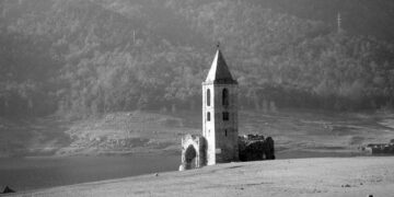 İspanya’da kuraklık 11. yüzyıldan kalma batık kiliseyi ortaya çıkardı