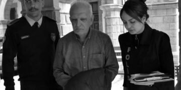 Emekli komutan üç valiz dolusu elektronik sigara tütünü kaçakçılığı iddiasıyla tutuklandı