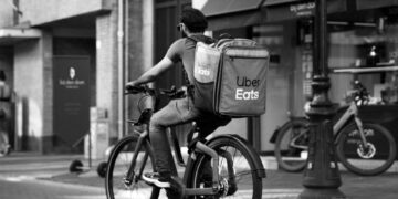 Algoritmadaki hayaletler | Michael Toscano | Vesaire