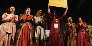 Sanata sansüre tepki ve Antilogos Tiyarosu ile dayanışma