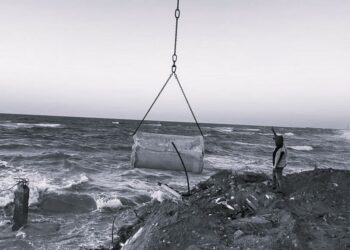 Gazze sahilinde inşa edilen amatör iskelenin ilk fotoğrafları gelmeye başladı