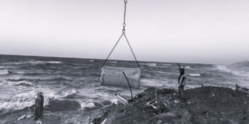 Gazze sahilinde inşa edilen amatör iskelenin ilk fotoğrafları gelmeye başladı