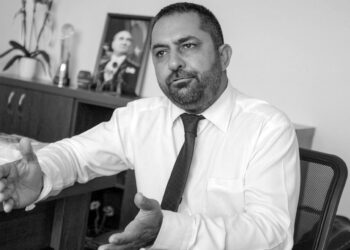 “Juju’nun ülkeyi neden terk ettiğini bize söylesinler”
