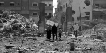 İsrail ordusu yardım bekleyen Filistinlilere ateş açtı