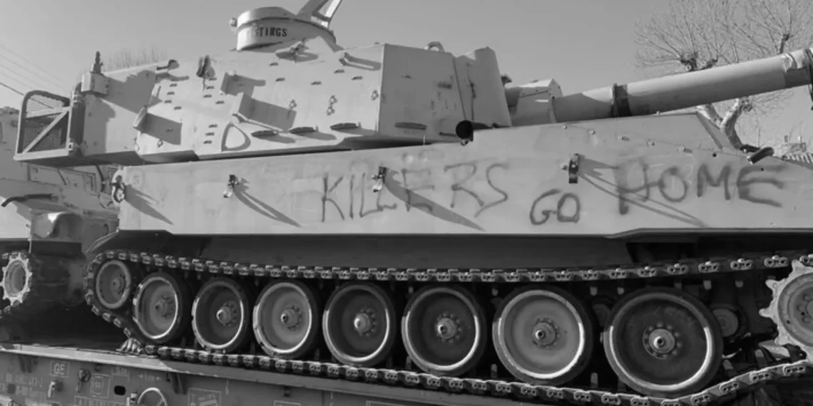 Yunanistan’da ABD tanklarına barikat: Katiller evinize dönün