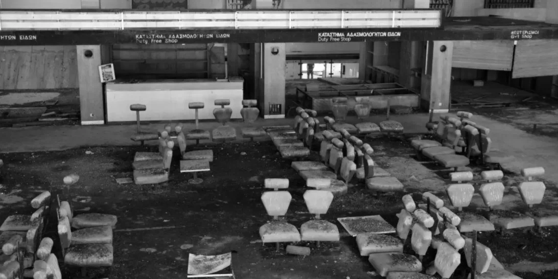 Lefkoşa Uluslararası Havaalanı’nda zaman 50 yıldır durdu | Video